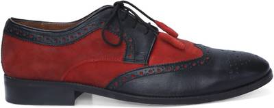 Brune Lace Up