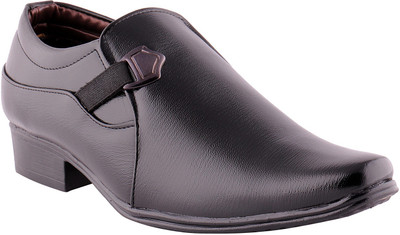 

Shoe Island Cls4511 Slip On Shoes For Men(Black