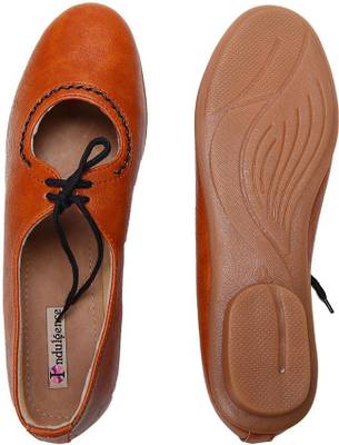 Indulgence Lace Up