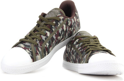 

REEBOK Men Canvas Shoes For Men(Multicolor, �green/earth/blk/gry
