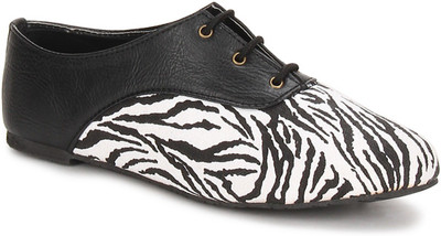 

Chalk Studio Chalk Studio Zeb Oxford Casual Shoes Casuals For Women(Black