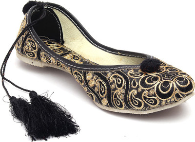 

Paduki Ethnic Mojaris For Women(Black)