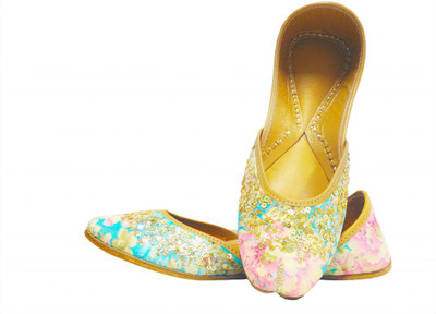 

Coral Haze Jutis For Women(Multicolor)