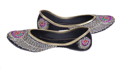 

Goyal Black Peacock Feather Bellies For Women(Black)