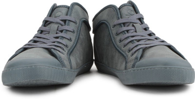 

United Colors of Benetton Sneakers For Men(Grey), 903