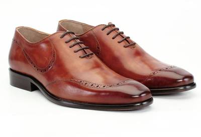 Brune Lace Up