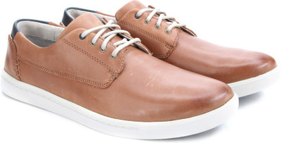 

Clarks Newood Fly Men Genuine Leather Sneakers For Men(Tan