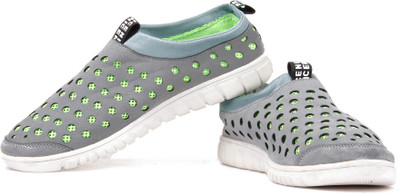 

Cefiro Walking Shoes For Men(Grey, Grey;green