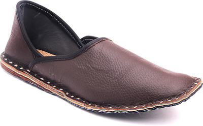 

Paduki Ethnic Footwear Mojaris For Men(Brown