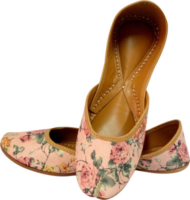 

Coral Haze Jutis For Women(Multicolor