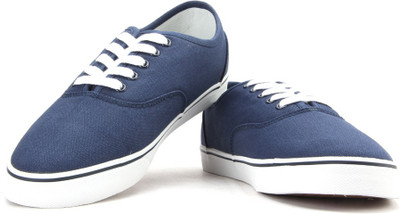 

United Colors of Benetton Men Sneakers For Men(Blue, 905