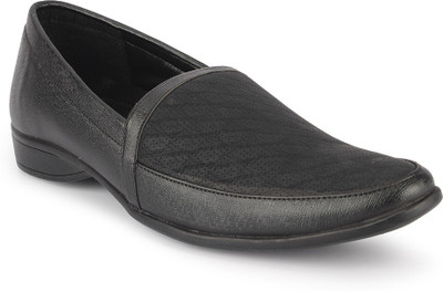 

Quarks Slip On For Men(Multicolor, Black