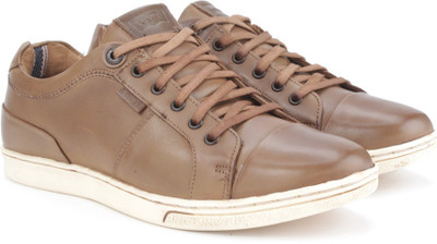 

Levi's Paradise Men Sneakers For Men(Tan