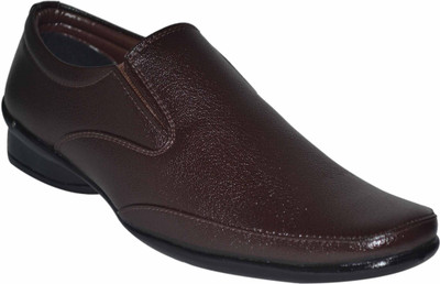 

Strive Simple Slip On For Men(Brown