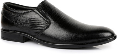 

Escaro Slip On For Men(Black