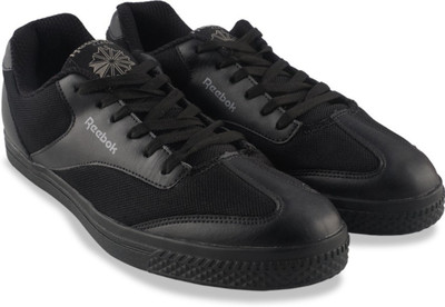 

REEBOK CLASS BUDDY Sneakers For Men(Black, Black/black