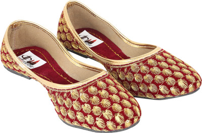 

Decot Paradise Jaipuri Prints Red Golden Flat Ethnic Footwear Jutis For Women(Red, Gold