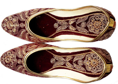 

Craft Banaras DULHAN JUTI Jutis For Women(Maroon