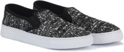 

QUPID Sneakers For Women(Black, Bkmute