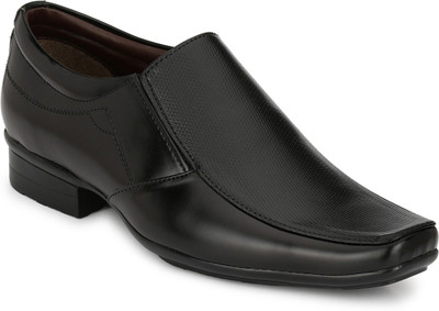 

Mactree Axes Kegs Slip On For Men(Black