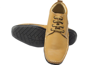

Demyra Boys, Brown