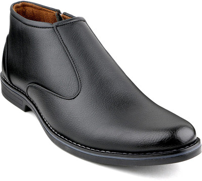 

Escaro Slip On For Men(Black