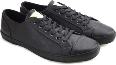 

United Colors of Benetton Men Sneakers For Men(Navy), 902