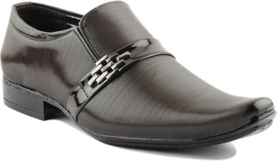 

Golden Sparrow Slip On For Men(Brown