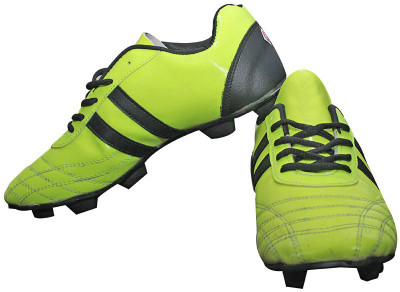 

Parbat Football shoes Football Shoes For Men(Green)