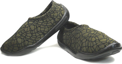 

Fast Trax Sweety-4gb Casual Shoes For Women(Pink, Red, Brown, Green