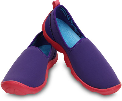 

Crocs Casual Shoes For Women(Purple, Red), 14698-5f7