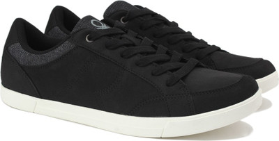 

United Colors of Benetton 16A8UNICFW50I Sneakers For Men(Black, 902