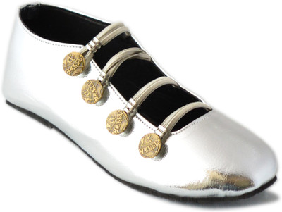 

Myra Party Wear Bellies For Women(Silver)