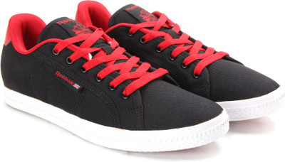 

REEBOK On Court Iii Lp Men Canavs Shoes For Men(Maroon, Black, Black;red