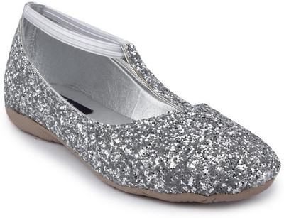 

Sindhi Footwear Bellies For Women(Silver