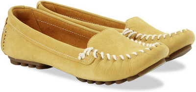 

Clarks Evesham Melody Honey Nubuck Slip On shoes For Women(Yellow