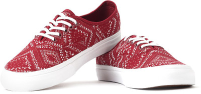 

Vans Men Sneakers For Men(Red, (ditsy bandana) chili pepper