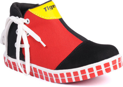 

Trilokani Boys, Red