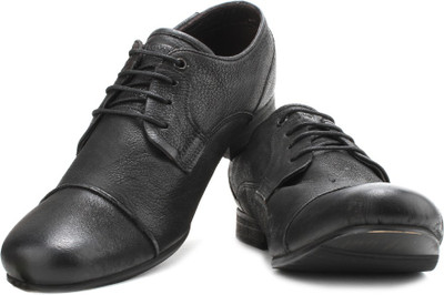 

Levi's Bridge Town Men Corporate Casuals For Men(Black