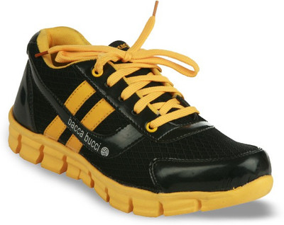 35 OFF on SPARX SM 185 Walking Shoes For Men Black Yellow on