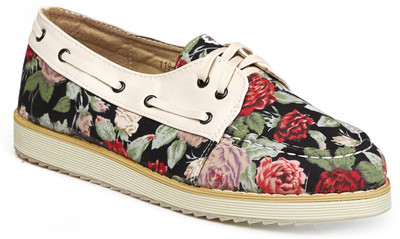 

Larissa & Bella Sneakers For Women(Black