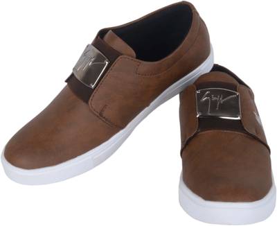 Aadi Sneakers