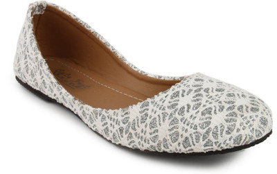 

CUTE FEET Unique White Color Bellies For Women(White