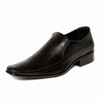

Zapatoz Slip On For Men(Black