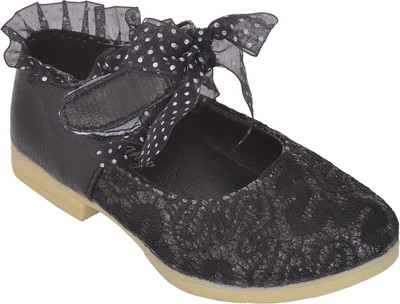 Glinchy Girls, Black