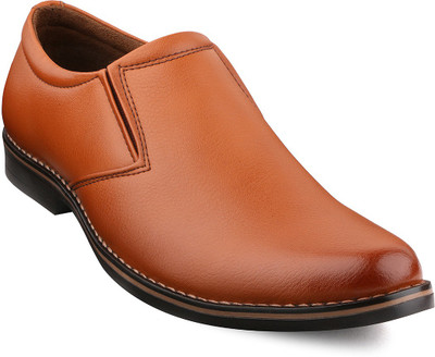 

Escaro Slip On For Men(Tan