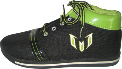 

Big Hopp Messi Casual Shoes For Men(Black, Green