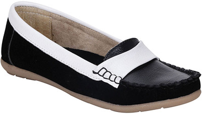 

Mappy Gudiya Loafers For Women(White, Black