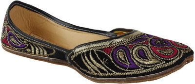 

Saashiwear Punjabi Jutis For Women(Black)