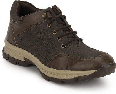 

Knotty Derby Michael Toe Guard Outdoor Shoes For Men(Brown